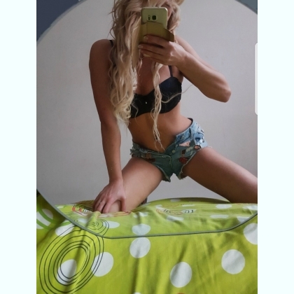 Holky z privátů - ceny od 1000 Kč.